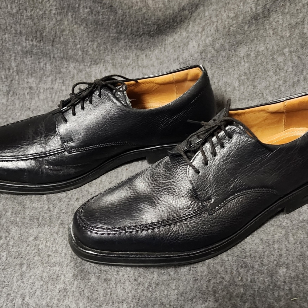 Mens black leather dress shoes.  SANDRO comfort walk size 9.5 D